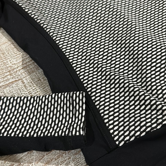 LORNA JANE Size XS Jacket Excellent Cond BLACK/WHITE - Picture 5 of 5